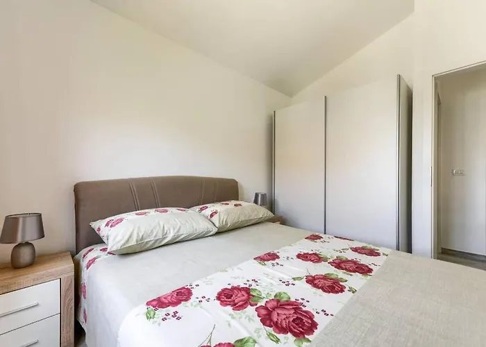 Apartment Sare